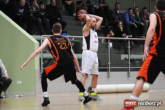 Zdjęcie w galerii na portalu naszraciborz.pl: Koszykówka. Pewna wygrana Ofensywy wiadomości z regionu