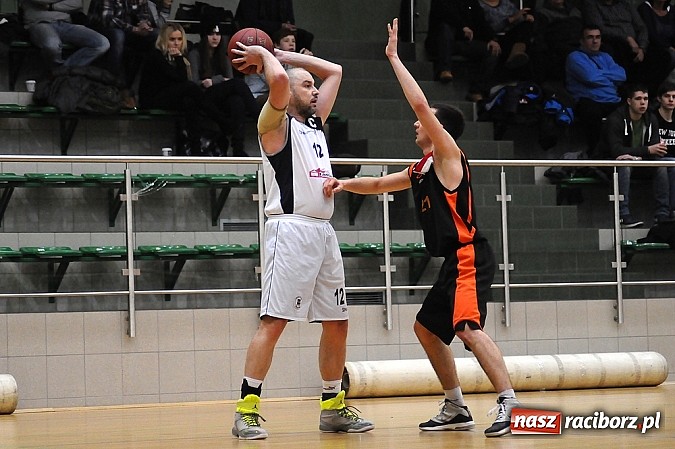 Zdjęcie w galerii na portalu naszraciborz.pl: Koszykówka. Pewna wygrana Ofensywy wiadomości z regionu