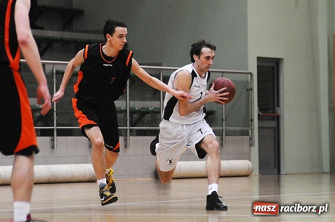 Zdjęcie w galerii na portalu naszraciborz.pl: Koszykówka. Pewna wygrana Ofensywy wiadomości z regionu