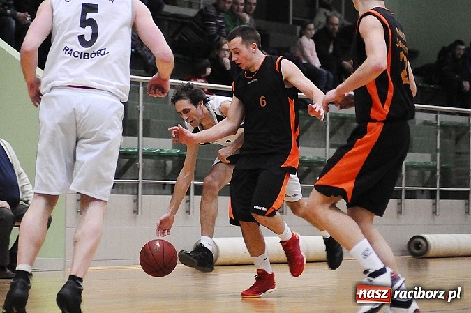 Zdjęcie w galerii na portalu naszraciborz.pl: Koszykówka. Pewna wygrana Ofensywy wiadomości z regionu
