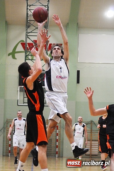 Zdjęcie w galerii na portalu naszraciborz.pl: Koszykówka. Pewna wygrana Ofensywy wiadomości z regionu