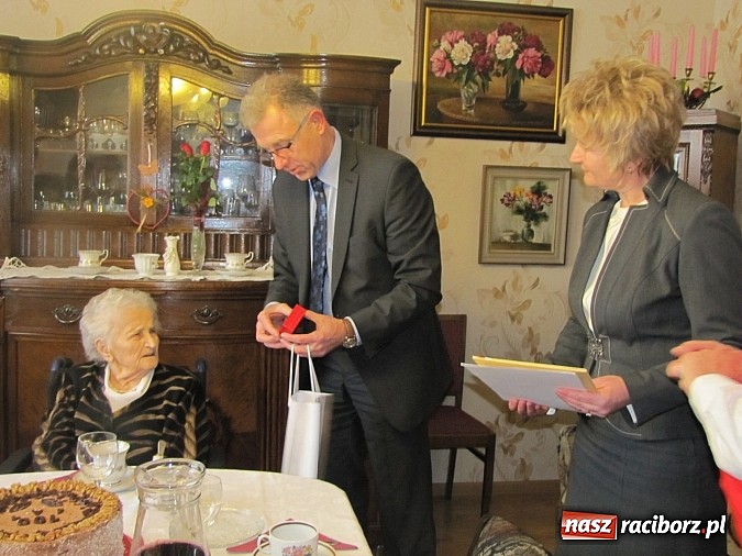 Zdjęcie w galerii na portalu naszraciborz.pl: Eugenia Grochowska skończyła 100 lat! wiadomości z regionu