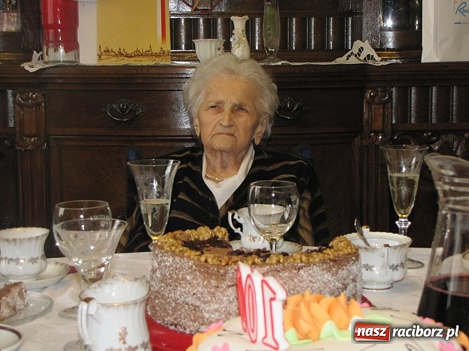 Zdjęcie w galerii na portalu naszraciborz.pl: Eugenia Grochowska skończyła 100 lat! wiadomości z regionu