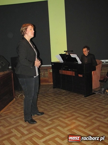 Zdjęcie w galerii na portalu naszraciborz.pl: Podsumowanie warsztat&oacute;w w MDK. Piosenki Kabaretu Starszych Pan&oacute;w w nowej odsłonie wiadomości z regionu