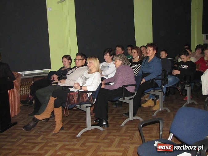 Zdjęcie w galerii na portalu naszraciborz.pl: Podsumowanie warsztat&oacute;w w MDK. Piosenki Kabaretu Starszych Pan&oacute;w w nowej odsłonie wiadomości z regionu