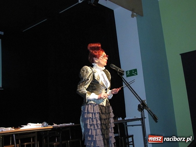 Zdjęcie w galerii na portalu naszraciborz.pl: Podsumowanie warsztat&oacute;w w MDK. Piosenki Kabaretu Starszych Pan&oacute;w w nowej odsłonie wiadomości z regionu