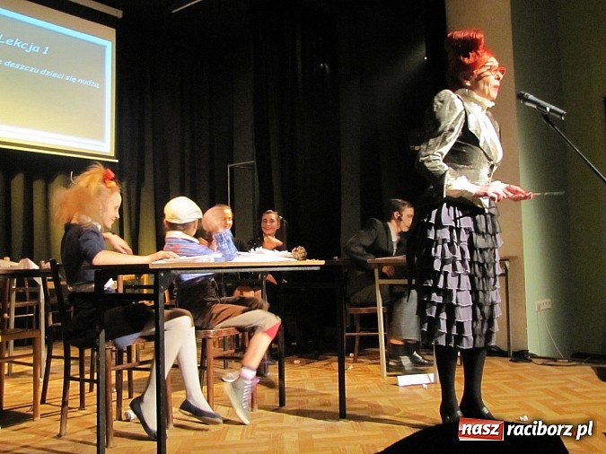 Zdjęcie w galerii na portalu naszraciborz.pl: Podsumowanie warsztat&oacute;w w MDK. Piosenki Kabaretu Starszych Pan&oacute;w w nowej odsłonie wiadomości z regionu