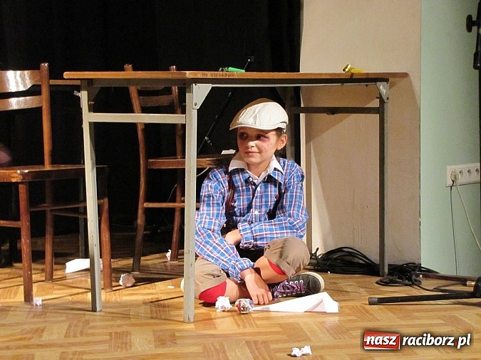 Zdjęcie w galerii na portalu naszraciborz.pl: Podsumowanie warsztat&oacute;w w MDK. Piosenki Kabaretu Starszych Pan&oacute;w w nowej odsłonie wiadomości z regionu