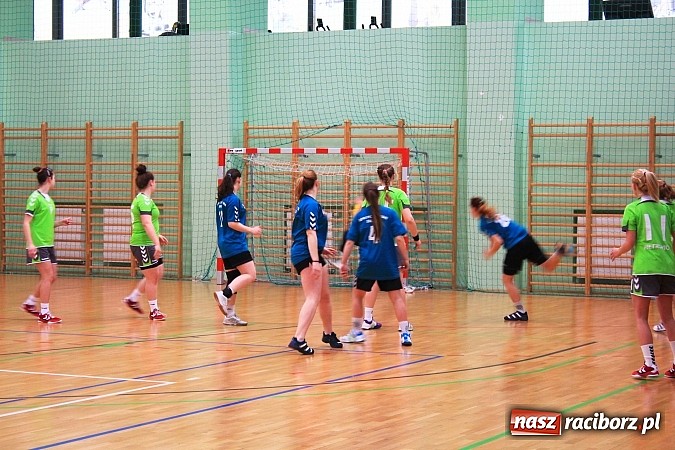 Zdjęcie w galerii na portalu naszraciborz.pl: V Turniej Piłki Ręcznej Juniorek wiadomości z regionu
