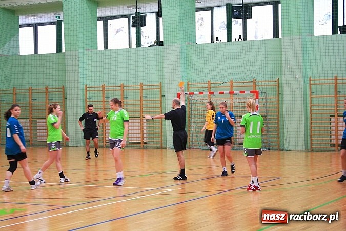 Zdjęcie w galerii na portalu naszraciborz.pl: V Turniej Piłki Ręcznej Juniorek wiadomości z regionu