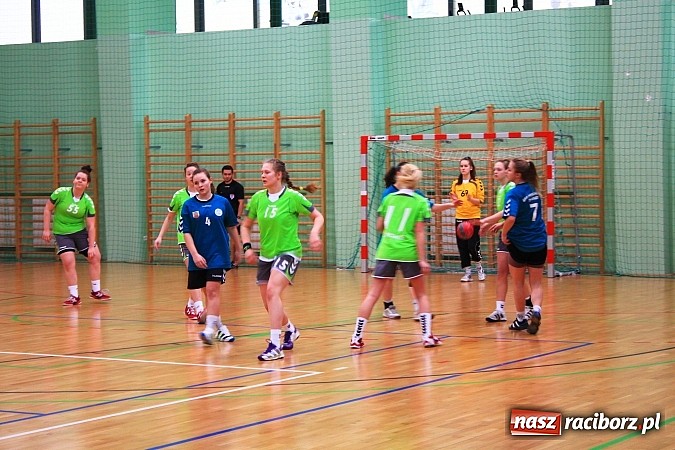 Zdjęcie w galerii na portalu naszraciborz.pl: V Turniej Piłki Ręcznej Juniorek wiadomości z regionu