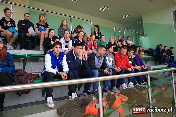 Zdjęcie w galerii na portalu naszraciborz.pl: V Turniej Piłki Ręcznej Juniorek wiadomości z regionu