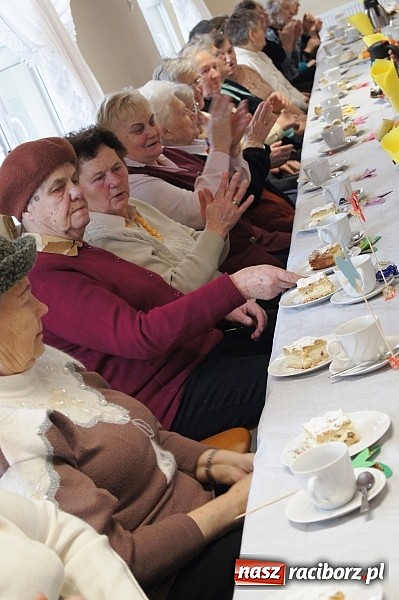 Zdjęcie w galerii na portalu naszraciborz.pl: Seniorzy świętowali w OSP w Zawadzie Ks. wiadomości z regionu