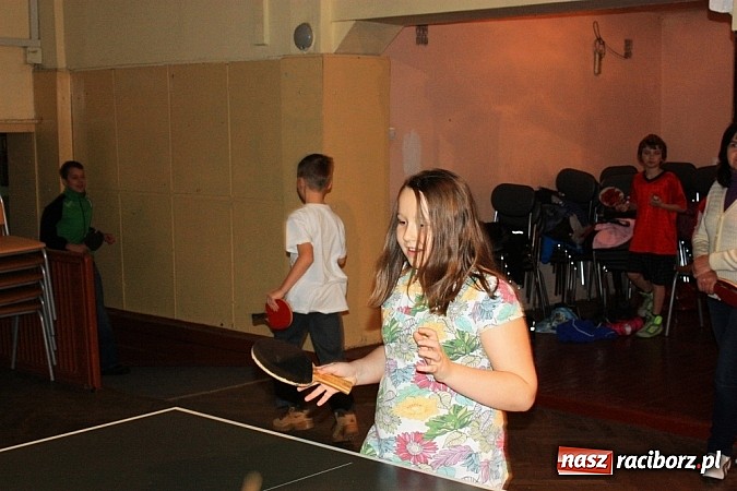 Zdjęcie w galerii na portalu naszraciborz.pl: Dzieci zmierzyły się z opiekunami w tenisie stołowym wiadomości z regionu
