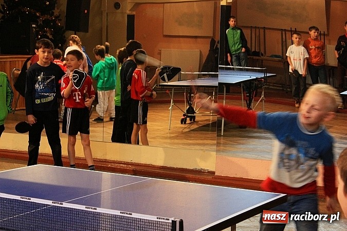 Zdjęcie w galerii na portalu naszraciborz.pl: Dzieci zmierzyły się z opiekunami w tenisie stołowym wiadomości z regionu