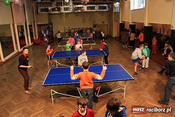 Zdjęcie w galerii na portalu naszraciborz.pl: Dzieci zmierzyły się z opiekunami w tenisie stołowym wiadomości z regionu