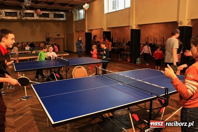 Zdjęcie w galerii na portalu naszraciborz.pl: Dzieci zmierzyły się z opiekunami w tenisie stołowym wiadomości z regionu