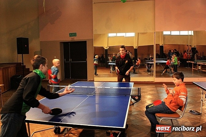 Zdjęcie w galerii na portalu naszraciborz.pl: Dzieci zmierzyły się z opiekunami w tenisie stołowym wiadomości z regionu