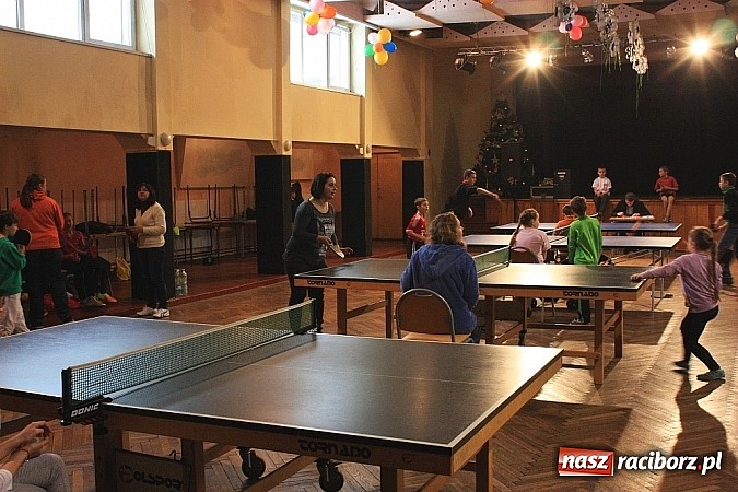 Zdjęcie w galerii na portalu naszraciborz.pl: Dzieci zmierzyły się z opiekunami w tenisie stołowym wiadomości z regionu