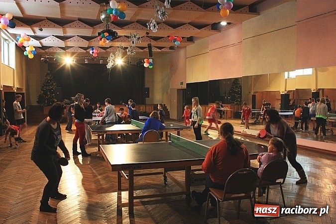 Zdjęcie w galerii na portalu naszraciborz.pl: Dzieci zmierzyły się z opiekunami w tenisie stołowym wiadomości z regionu