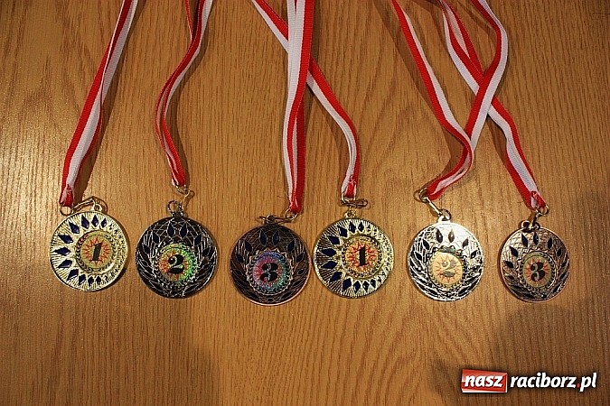 Zdjęcie w galerii na portalu naszraciborz.pl: Dzieci zmierzyły się z opiekunami w tenisie stołowym wiadomości z regionu