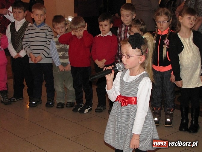 Zdjęcie w galerii na portalu naszraciborz.pl: Aktywni seniorzy z Nędzy zorganizowali Dzień Dziadka i Babci wiadomości z regionu