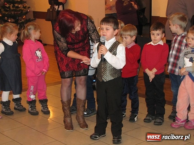 Zdjęcie w galerii na portalu naszraciborz.pl: Aktywni seniorzy z Nędzy zorganizowali Dzień Dziadka i Babci wiadomości z regionu