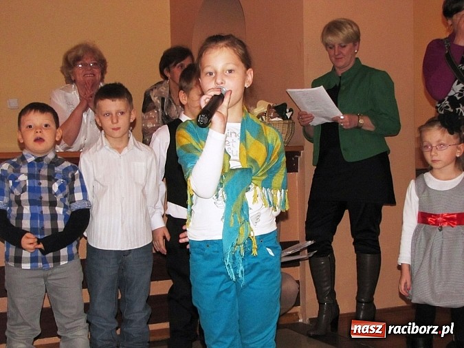 Zdjęcie w galerii na portalu naszraciborz.pl: Aktywni seniorzy z Nędzy zorganizowali Dzień Dziadka i Babci wiadomości z regionu