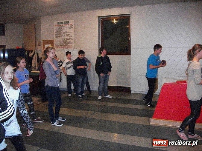 Zdjęcie w galerii na portalu naszraciborz.pl: Dzieci z Krzanowic pojechały na kręgle wiadomości z regionu