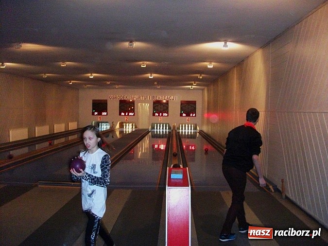 Zdjęcie w galerii na portalu naszraciborz.pl: Dzieci z Krzanowic pojechały na kręgle wiadomości z regionu