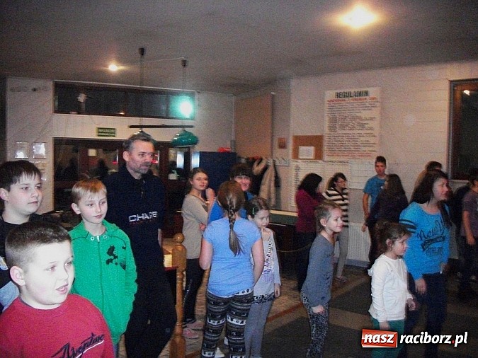 Zdjęcie w galerii na portalu naszraciborz.pl: Dzieci z Krzanowic pojechały na kręgle wiadomości z regionu