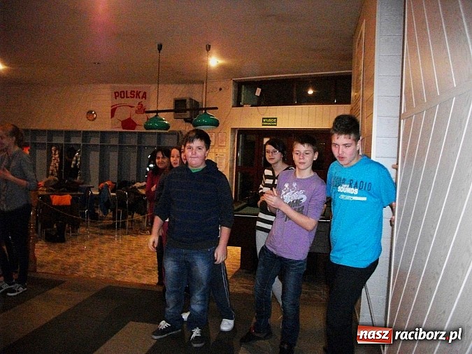 Zdjęcie w galerii na portalu naszraciborz.pl: Dzieci z Krzanowic pojechały na kręgle wiadomości z regionu