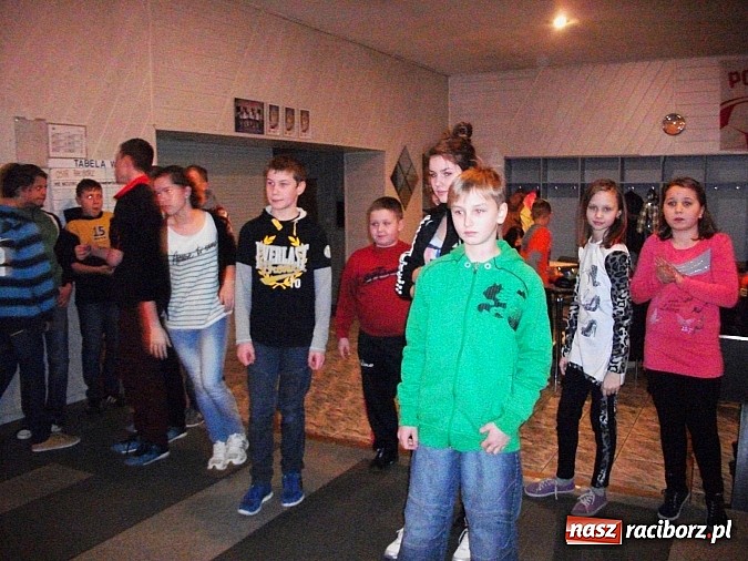 Zdjęcie w galerii na portalu naszraciborz.pl: Dzieci z Krzanowic pojechały na kręgle wiadomości z regionu