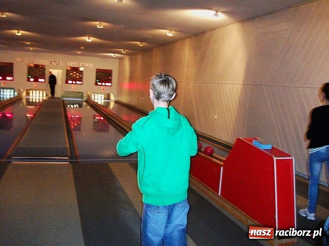 Zdjęcie w galerii na portalu naszraciborz.pl: Dzieci z Krzanowic pojechały na kręgle wiadomości z regionu