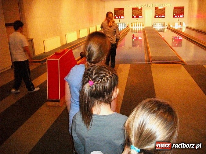 Zdjęcie w galerii na portalu naszraciborz.pl: Dzieci z Krzanowic pojechały na kręgle wiadomości z regionu