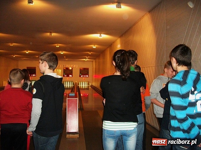 Zdjęcie w galerii na portalu naszraciborz.pl: Dzieci z Krzanowic pojechały na kręgle wiadomości z regionu