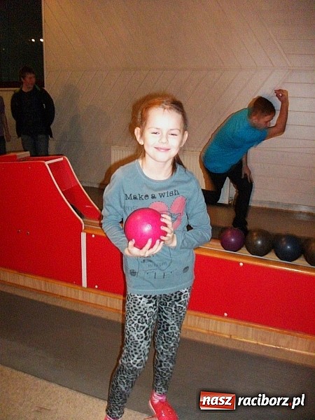 Zdjęcie w galerii na portalu naszraciborz.pl: Dzieci z Krzanowic pojechały na kręgle wiadomości z regionu