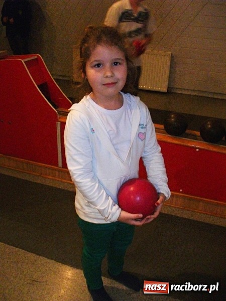 Zdjęcie w galerii na portalu naszraciborz.pl: Dzieci z Krzanowic pojechały na kręgle wiadomości z regionu