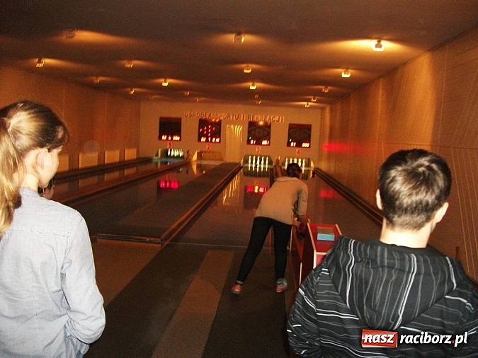 Zdjęcie w galerii na portalu naszraciborz.pl: Dzieci z Krzanowic pojechały na kręgle wiadomości z regionu