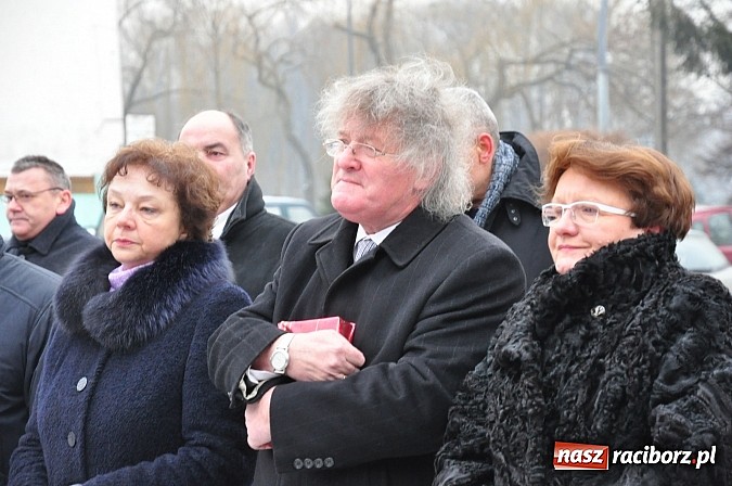 Zdjęcie w galerii na portalu naszraciborz.pl: Strażacy bogatsi o trzy wozy. Dziś odbyło się uroczyste poświęcenie wiadomości z regionu