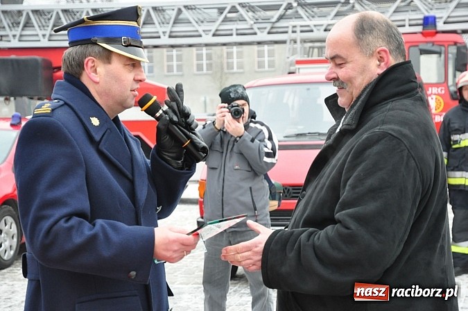 Zdjęcie w galerii na portalu naszraciborz.pl: Strażacy bogatsi o trzy wozy. Dziś odbyło się uroczyste poświęcenie wiadomości z regionu