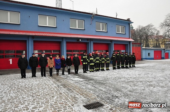 Zdjęcie w galerii na portalu naszraciborz.pl: Strażacy bogatsi o trzy wozy. Dziś odbyło się uroczyste poświęcenie wiadomości z regionu