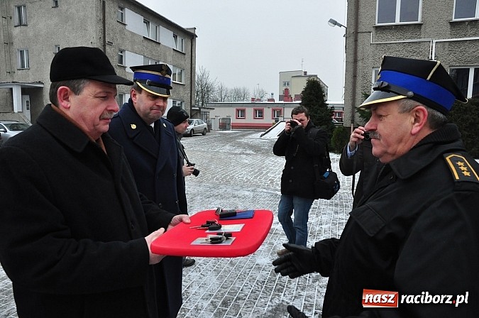 Zdjęcie w galerii na portalu naszraciborz.pl: Strażacy bogatsi o trzy wozy. Dziś odbyło się uroczyste poświęcenie wiadomości z regionu