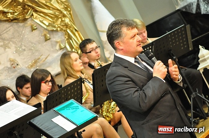 Zdjęcie w galerii na portalu naszraciborz.pl: Koncert noworoczny w Centrum Kultury w Tworkowie wiadomości z regionu