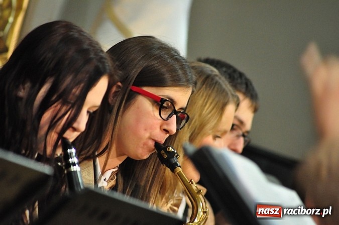 Zdjęcie w galerii na portalu naszraciborz.pl: Koncert noworoczny w Centrum Kultury w Tworkowie wiadomości z regionu