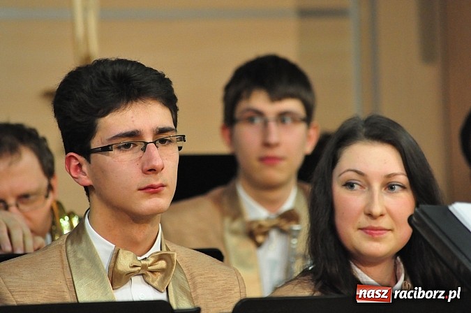 Zdjęcie w galerii na portalu naszraciborz.pl: Koncert noworoczny w Centrum Kultury w Tworkowie wiadomości z regionu