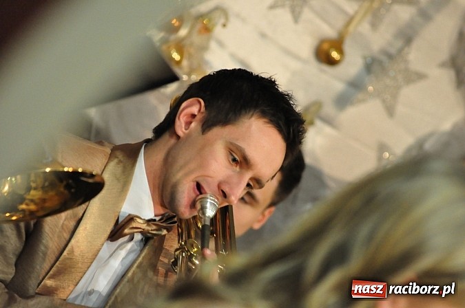 Zdjęcie w galerii na portalu naszraciborz.pl: Koncert noworoczny w Centrum Kultury w Tworkowie wiadomości z regionu
