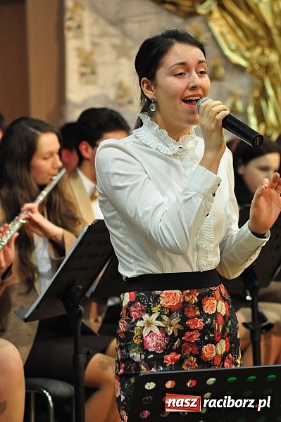 Zdjęcie w galerii na portalu naszraciborz.pl: Koncert noworoczny w Centrum Kultury w Tworkowie wiadomości z regionu