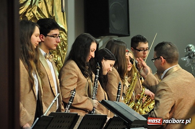 Zdjęcie w galerii na portalu naszraciborz.pl: Koncert noworoczny w Centrum Kultury w Tworkowie wiadomości z regionu