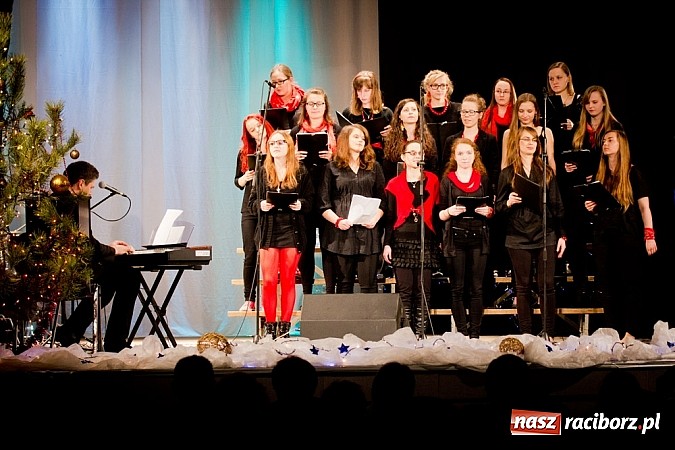 Zdjęcie w galerii na portalu naszraciborz.pl: Muzyka gospel zabrzmiała w Strzesze wiadomości z regionu